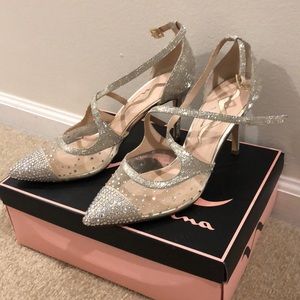 Nina sparkle silver heels